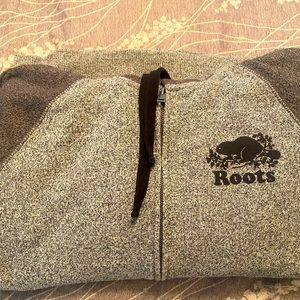ROOTS men’s sweatshirt with hood